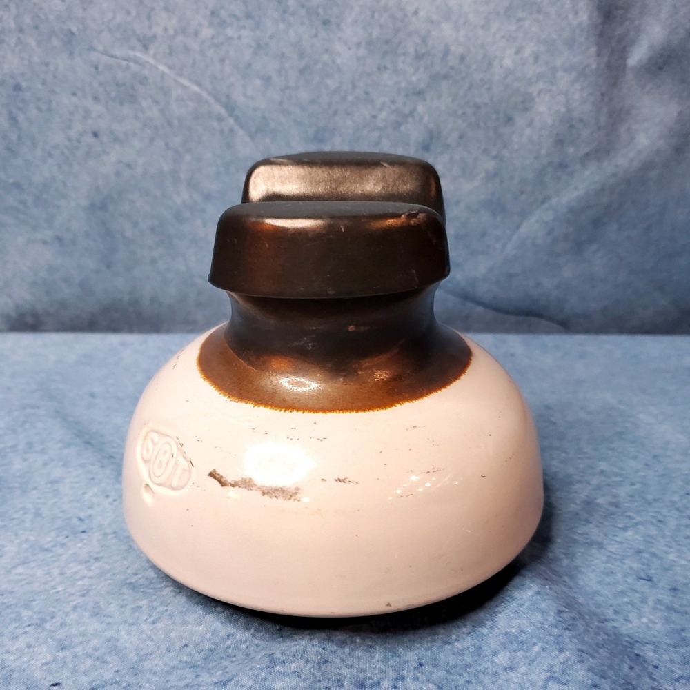 Vintage SBT Ohio Brass Co. Two-Tone Brown & White Porcelain Saddle Insulator - Picture 3 of 10